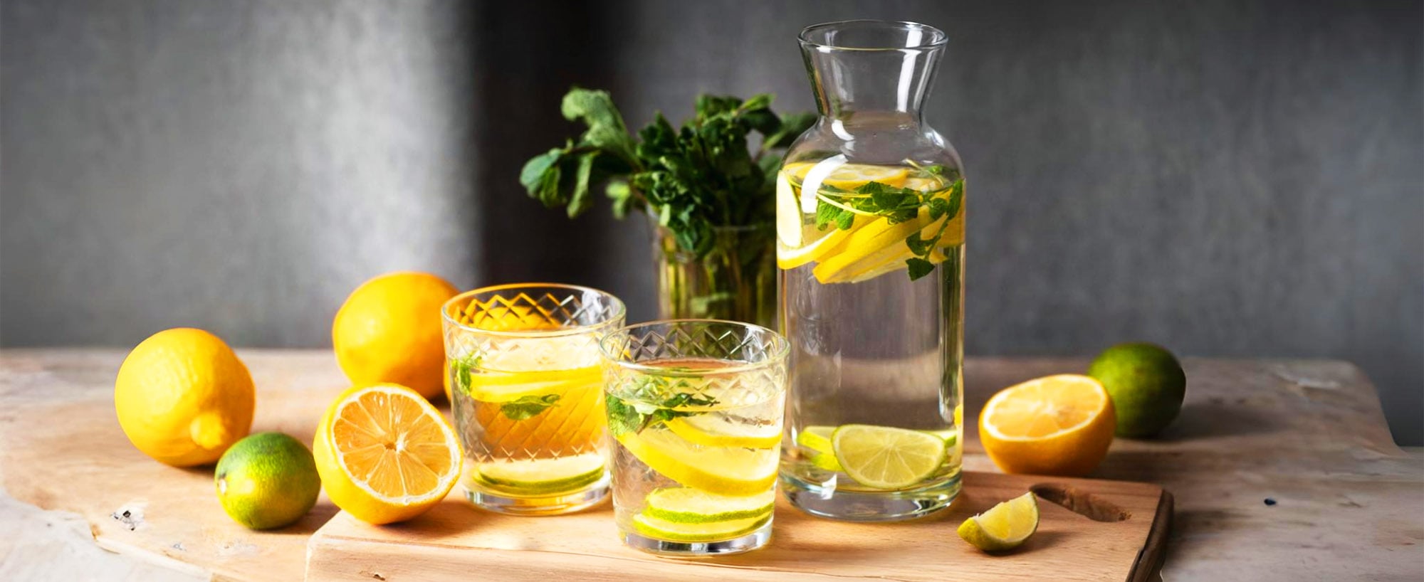 Detox water benefits for daily hydration and natural cleansing